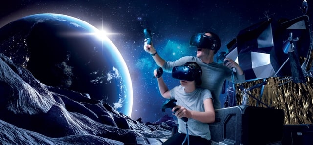 Kính VR mang đến trải nghiệm chân thực và giúp phá bỏ mọi giới hạn về không gian (Nguồn: Internet)